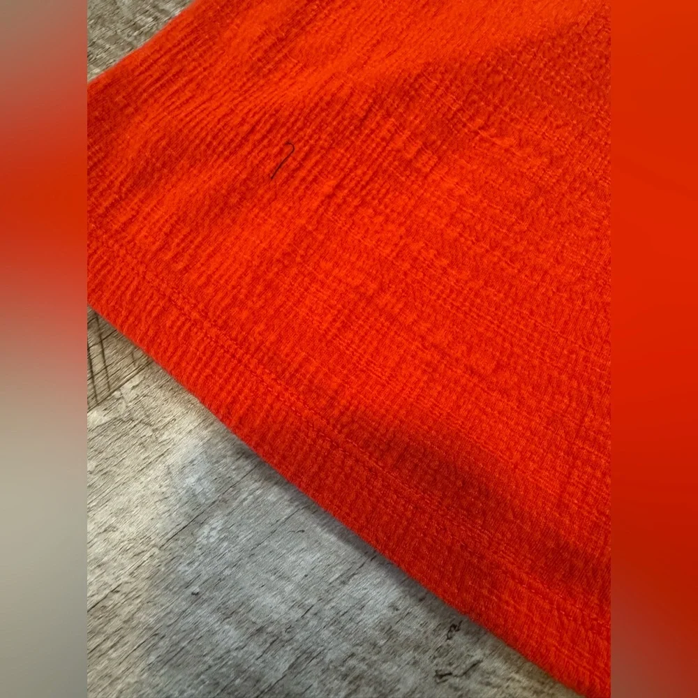 Banana Republic size MEDIUM red, ruffle ribbon strap top, seersucker feel - Picture 6 of 9